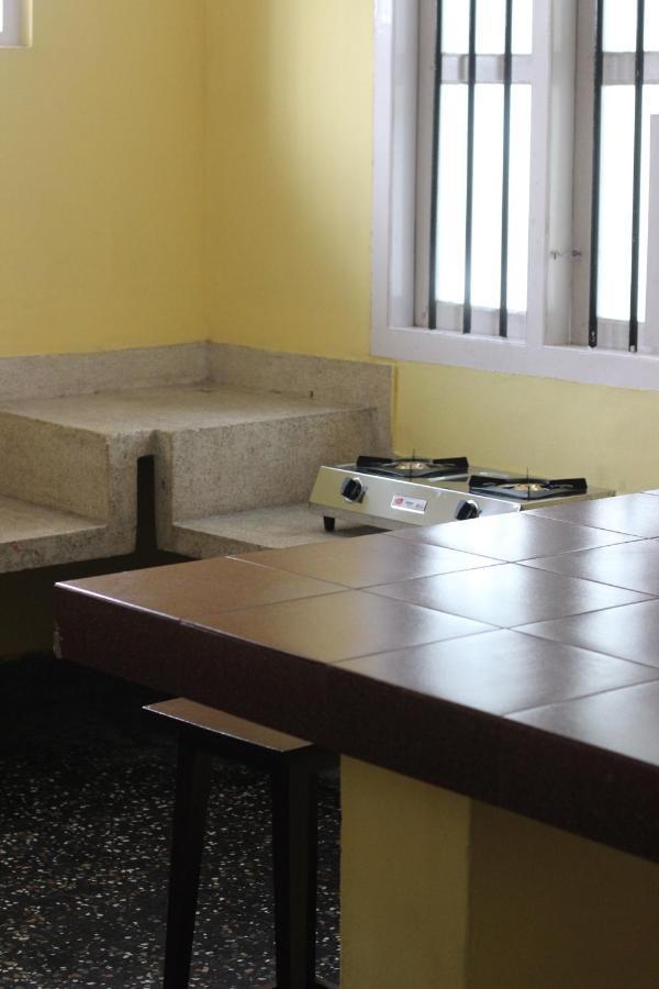 Bed And Bath For 1-8 People Hotel Thiruvananthapuram Buitenkant foto
