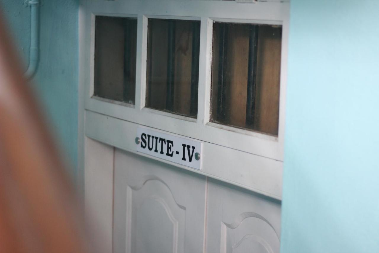 Bed And Bath For 1-8 People Hotel Thiruvananthapuram Buitenkant foto