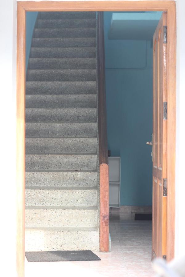 Bed And Bath For 1-8 People Hotel Thiruvananthapuram Buitenkant foto