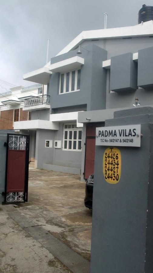 Bed And Bath For 1-8 People Hotel Thiruvananthapuram Buitenkant foto