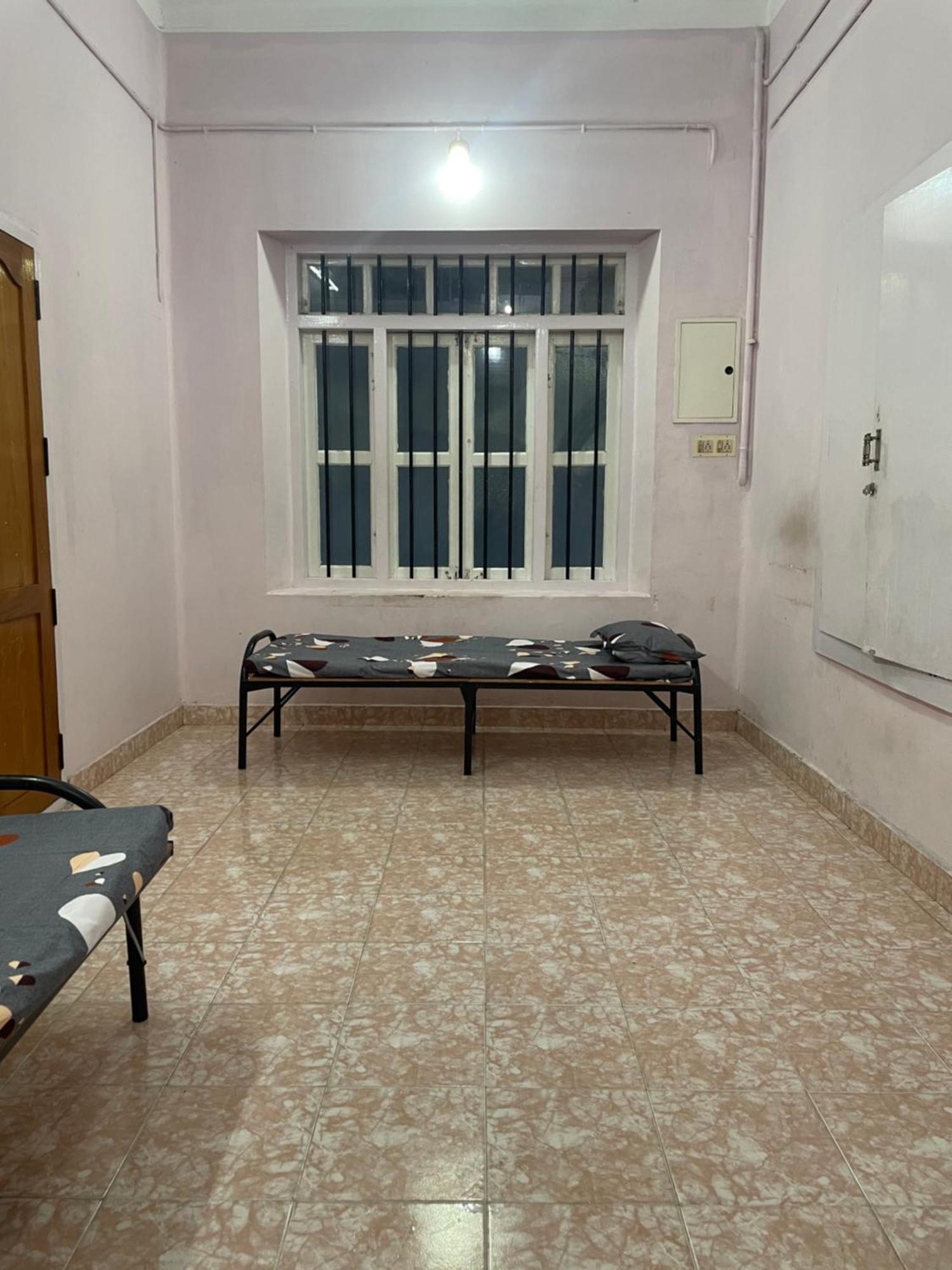 Bed And Bath For 1-8 People Hotel Thiruvananthapuram Buitenkant foto